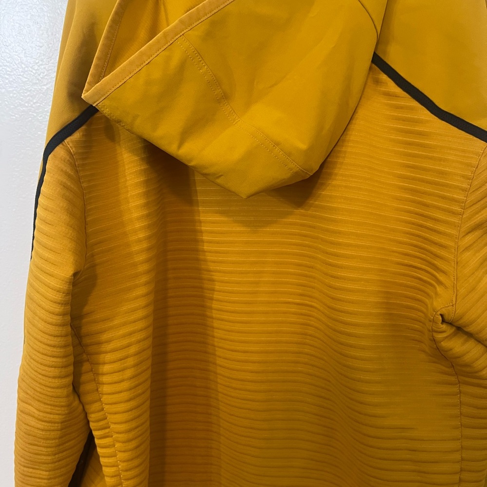 Adidas Men's Yellow Performance Jacket - Picture 10 of 10